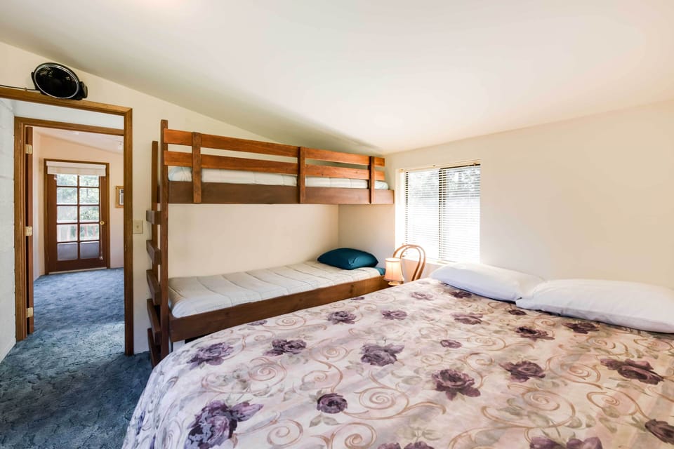 Conconully Cabin on 42 Private Acres Near Hiking! Cottage in Washington