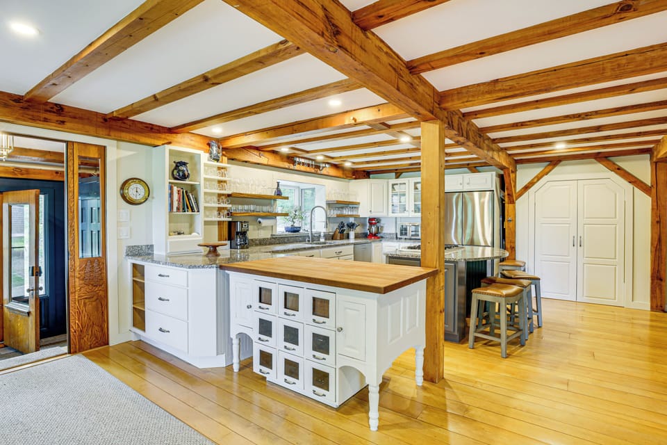 House (6 Bedrooms) | Interior