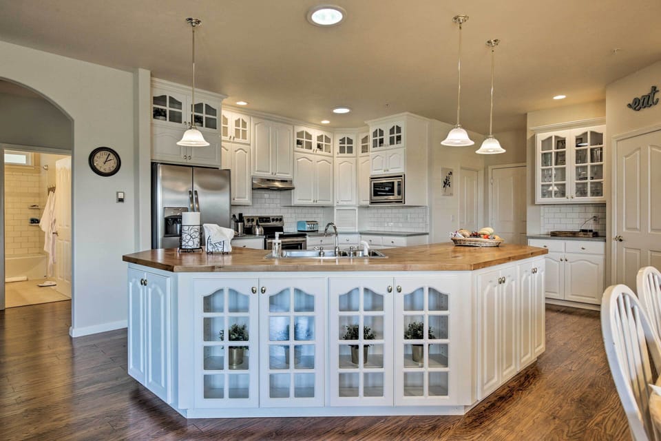 House (5 Bedrooms) | Interior