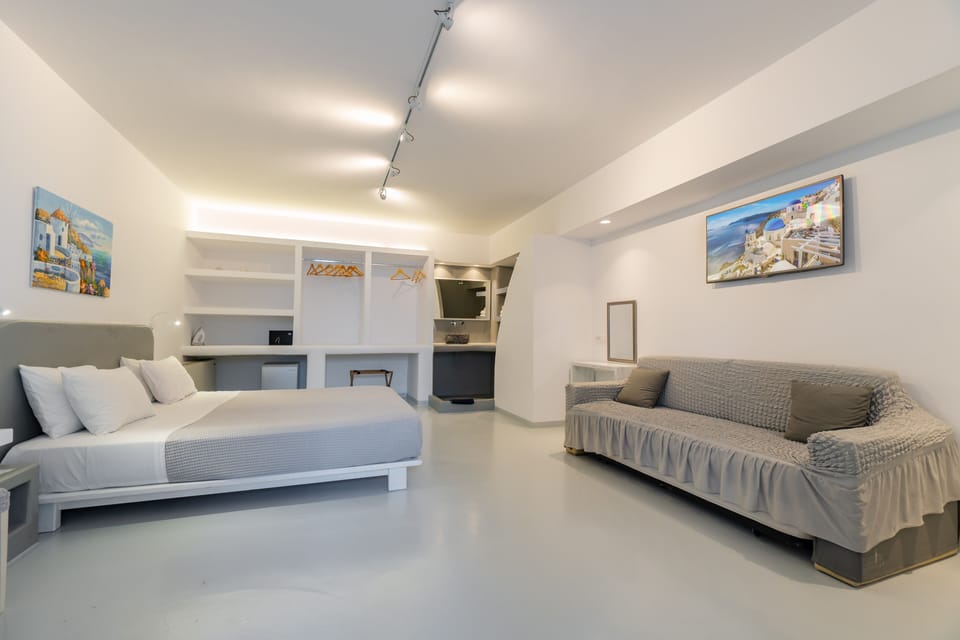 Standard Suite | Premium bedding, minibar, in-room safe, desk