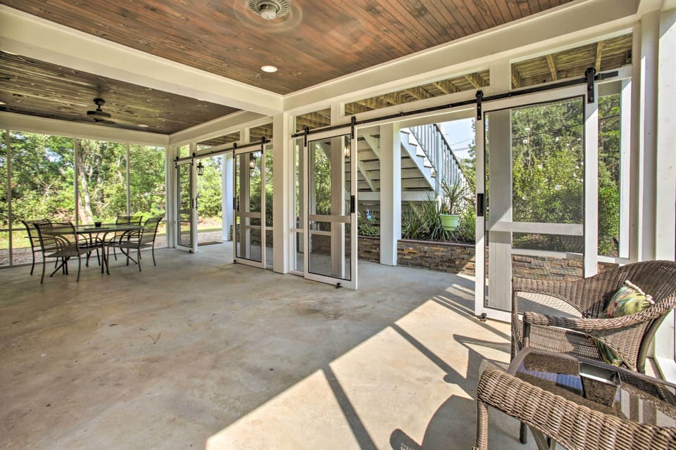 House (5 Bedrooms) | Interior