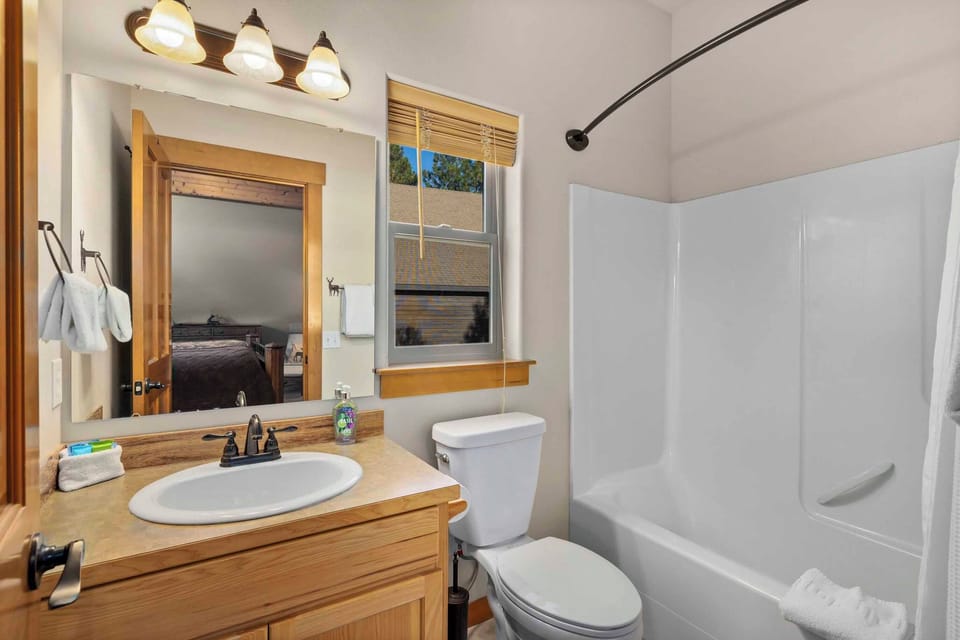 Dog-friendly Ronald Vacation Rental Cabin! Cottage in Roslyn