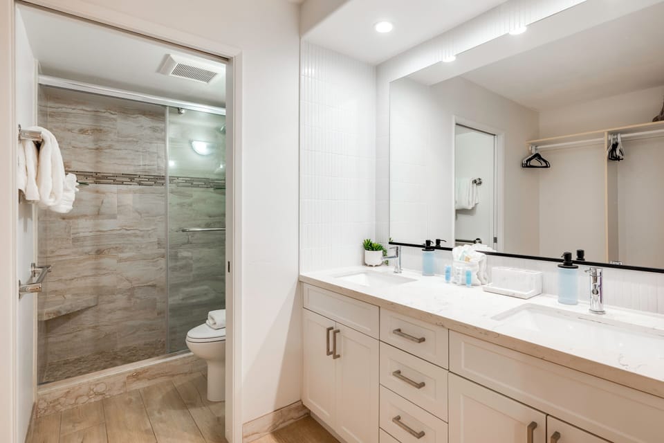 Lahaina Resort Retreat w/ Pool & Ocean Views! Apartment in Kaanapali