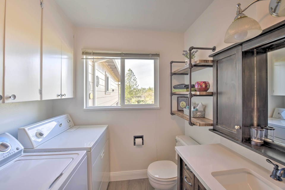 Wine Lovers Garden Oasis in Sutter Creek! Cottage in Sierra Nevada