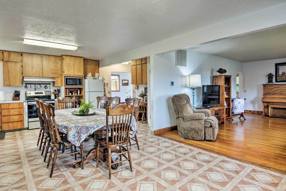 House (4 Bedrooms) | Interior