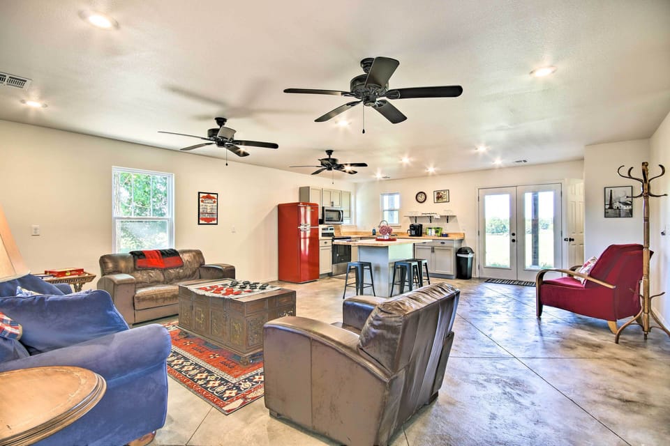House (2 Bedrooms) | Interior