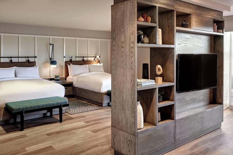 Executive Suite, 1 King Bed with Sofa bed, Golf View (Mobility Accessible, Tub) | Down comforters, pillowtop beds, in-room safe, desk