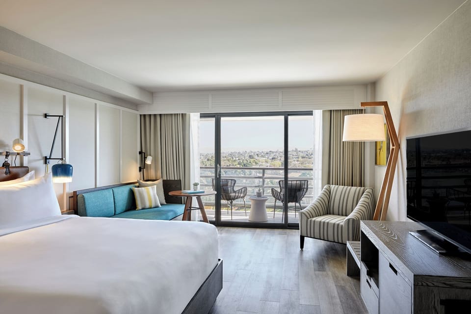 Room, 1 King Bed, Balcony (Hearing Accessible) | Down comforters, pillowtop beds, in-room safe, desk