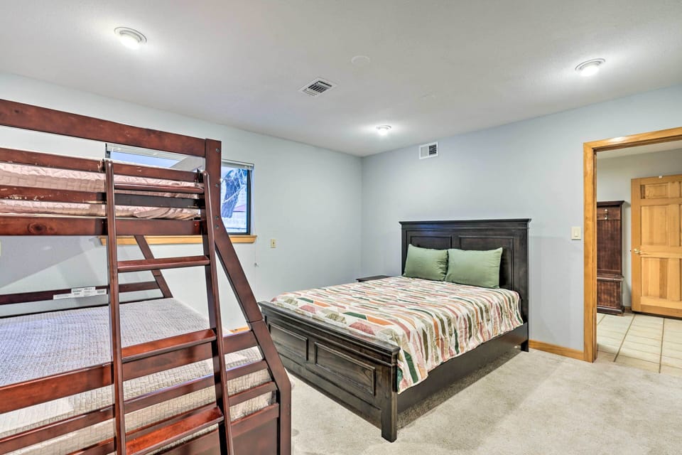 House (4 Bedrooms) | Interior