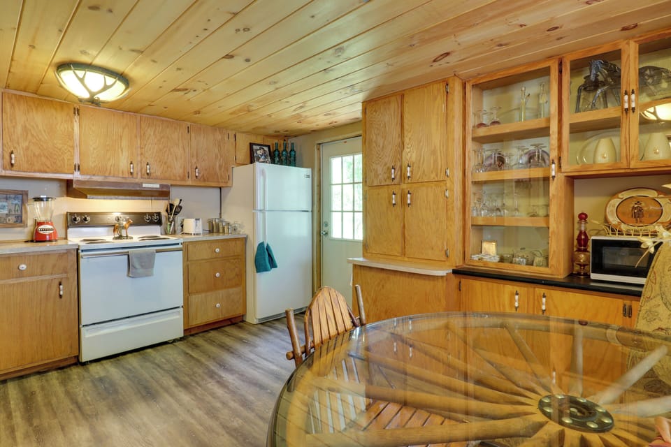 House (2 Bedrooms) | Interior