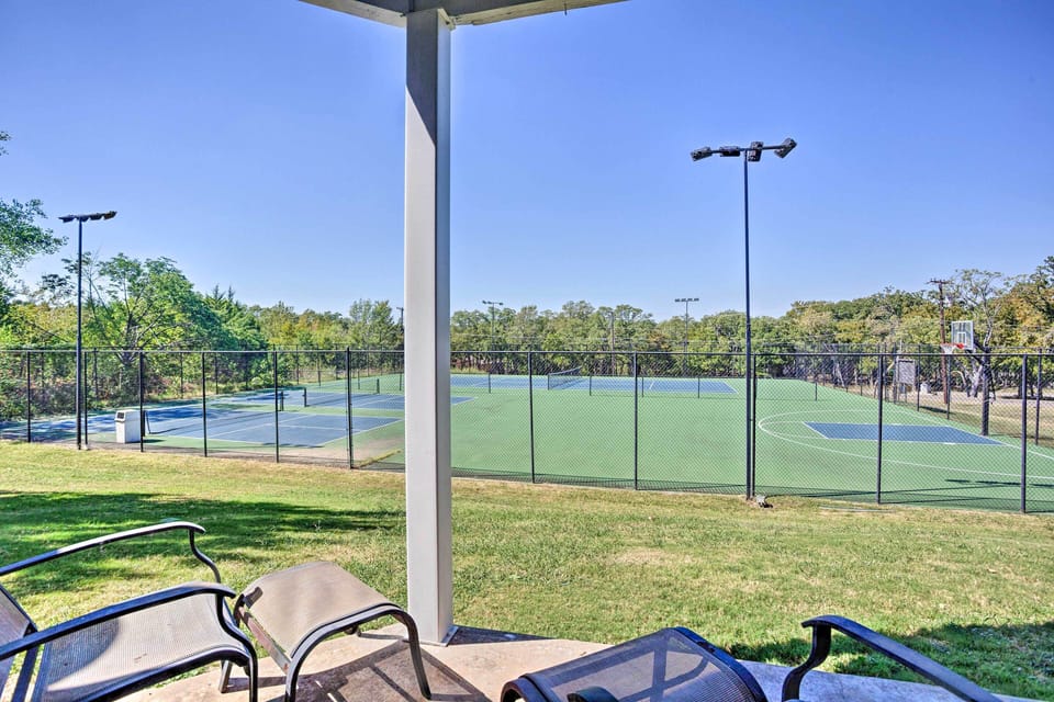 Resort Condo in Pottsboro w/ Lake Texoma Access! Apartment in Lake Texoma