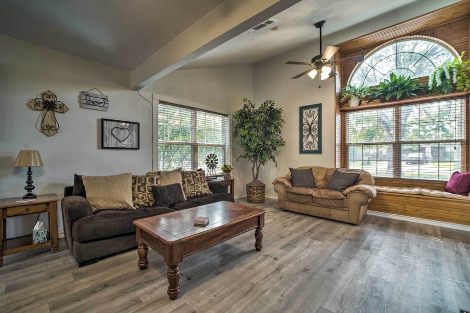 House (2 Bedrooms) | Interior