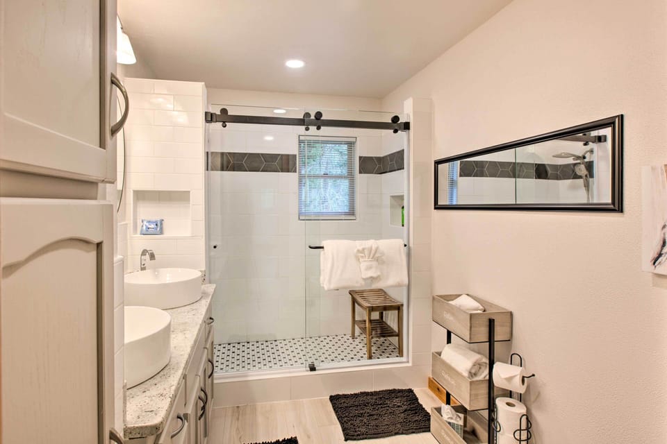 Angel Fire Cabin: Hot Tub, Fire Pit & Trail Access Cottage in Angel Fire