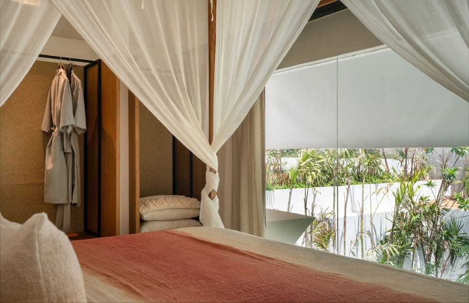 1 bedroom, premium bedding, down comforters, minibar