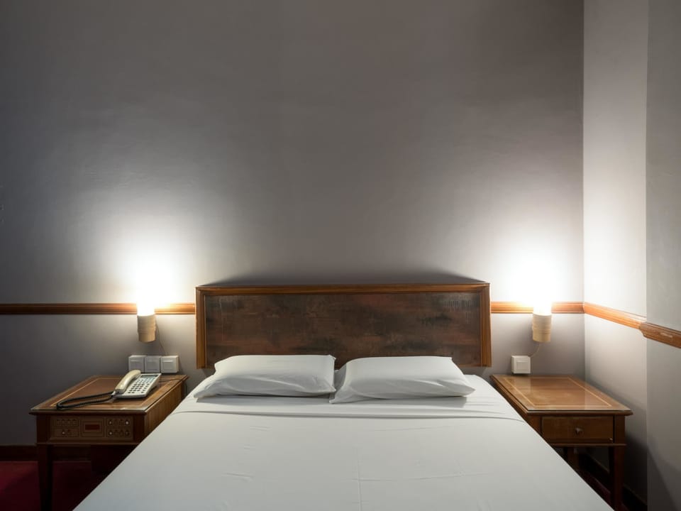 Deluxe Room | Iron/ironing board (on request), rollaway beds (surcharge), WiFi (free)