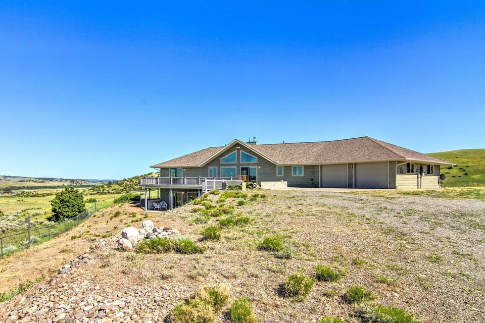 House (3 Bedrooms) | Front of property