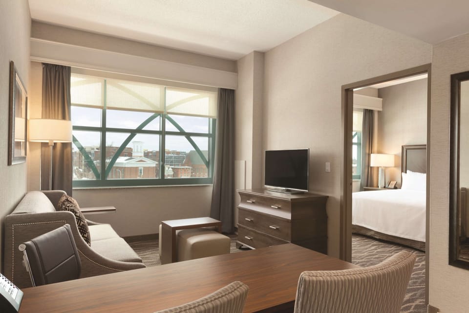 1 bedroom, hypo-allergenic bedding, in-room safe, desk