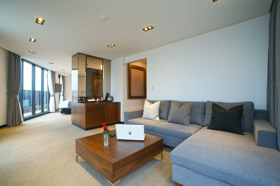 Suite | Premium bedding, blackout drapes, free WiFi, bed sheets