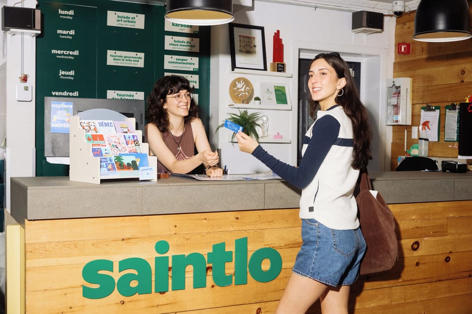 Auberge Saintlo Montréal  - Hostel Hostel in Montreal