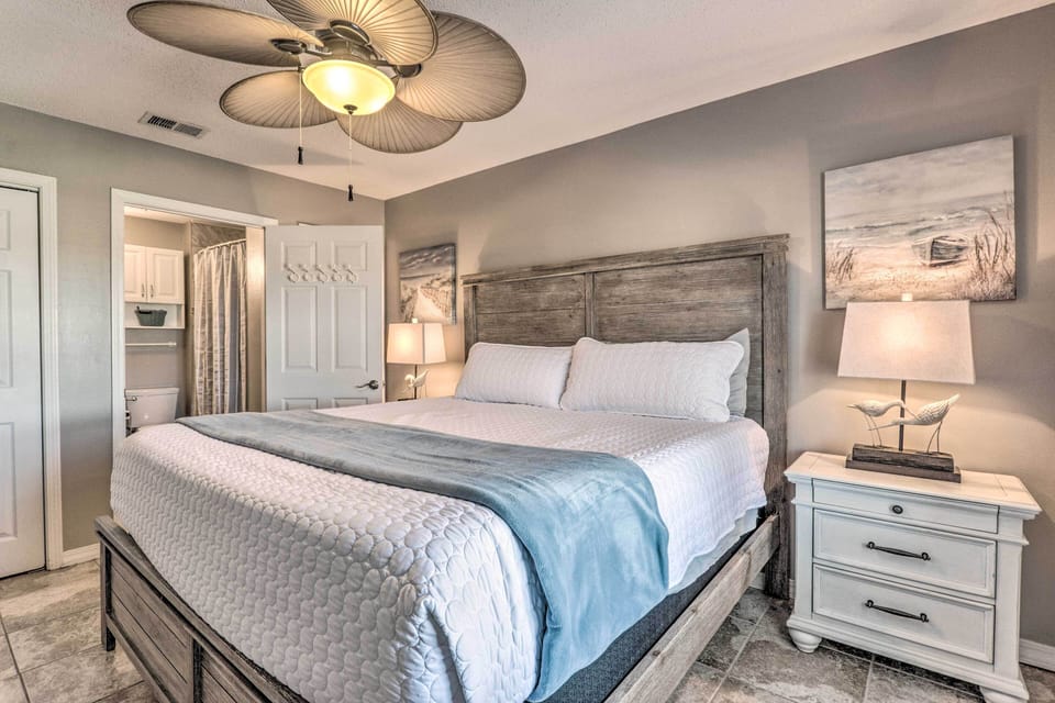 Well-appointed Family Condo on Miramar Beach! Apartment in Miramar Beach