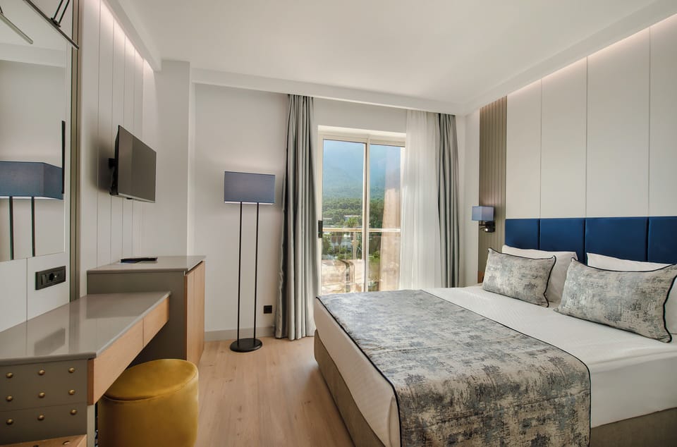 Minibar, in-room safe, free WiFi, bed sheets