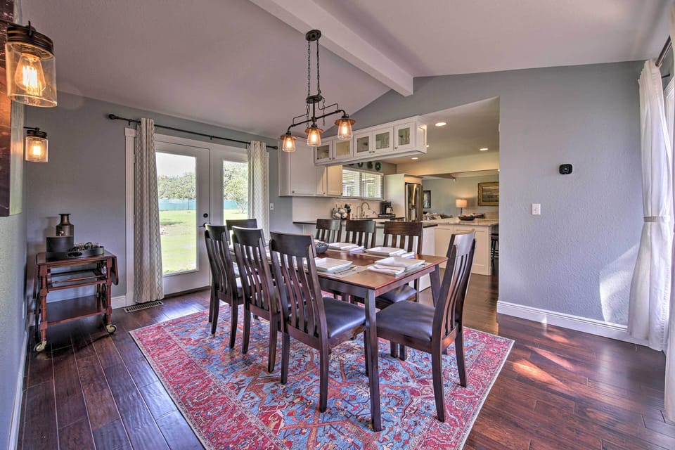 House (5 Bedrooms) | Interior