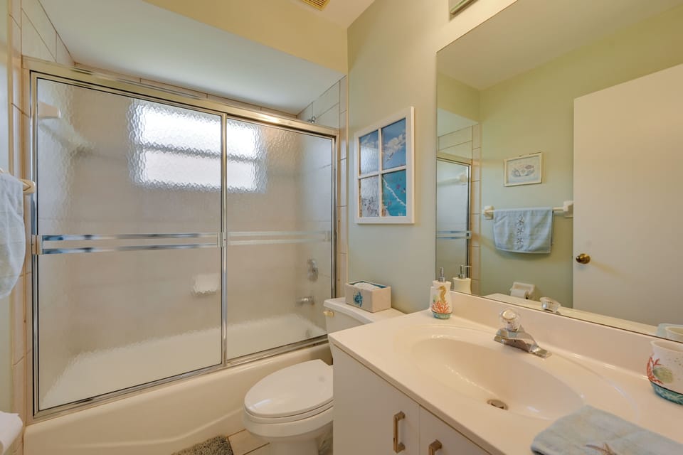Sunny Marco Island House < 3 Blocks to Beach! Cottage in Marco Island