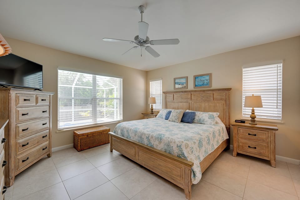 Sunny Marco Island House < 3 Blocks to Beach! Cottage in Marco Island