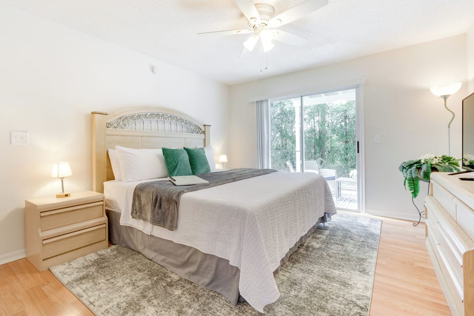Condo w/ Pool Access & Patio: 8 Mi to Disney! Apartment in Kissimmee
