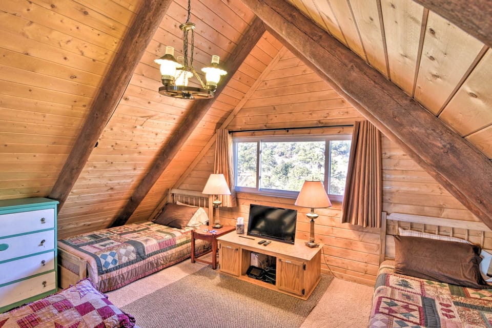 Remote Escape w/ Deck & Sweeping Mountain Views! Cottage in Colorado
