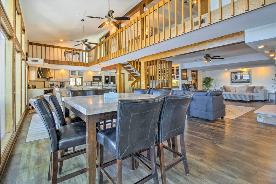 House (5 Bedrooms) | Interior