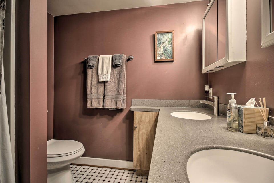 Harpers Ferry Apartment w/ Private Pool & Hot Tub! Apartment in Harpers Ferry