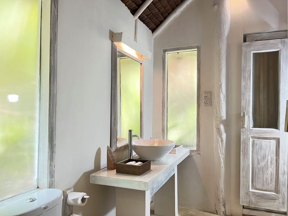 Villa, Garden View | Bathroom | Shower, free toiletries, hair dryer (on request), towels