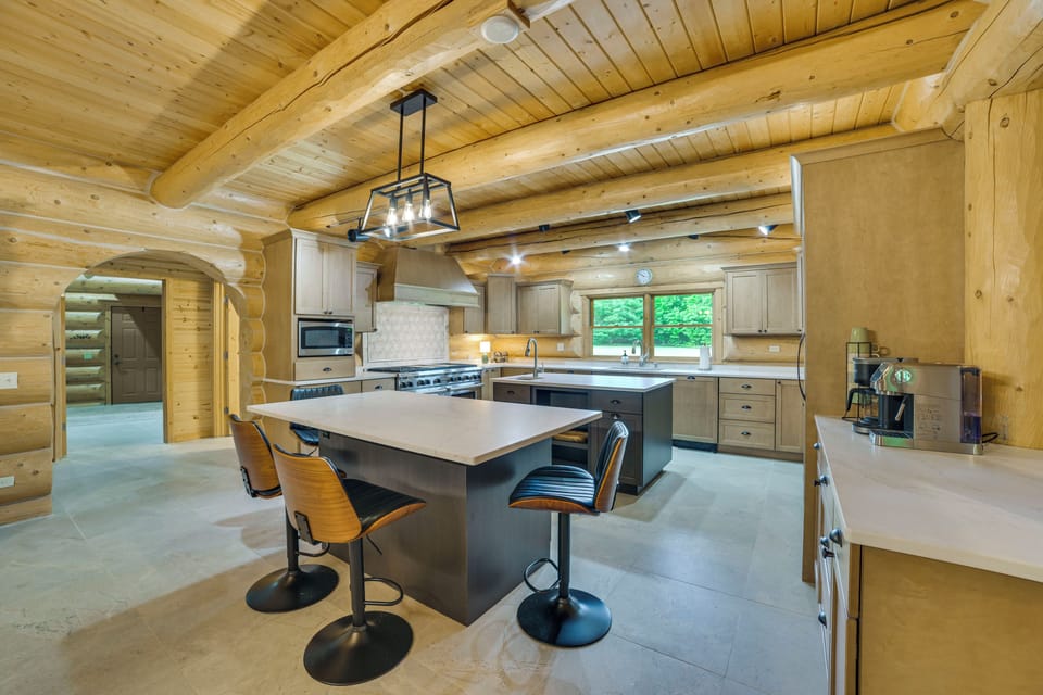 House (6 Bedrooms) | Interior