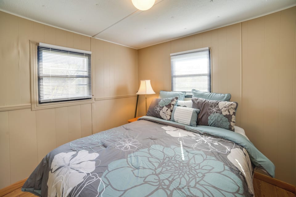 Waterloo Home: Walk to Pickwick Lake Fishing Pier! Cottage in Pickwick Lake