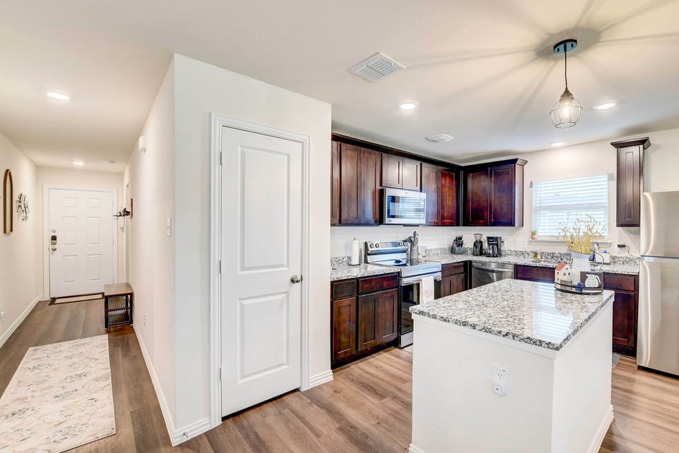 House (3 Bedrooms) | Interior
