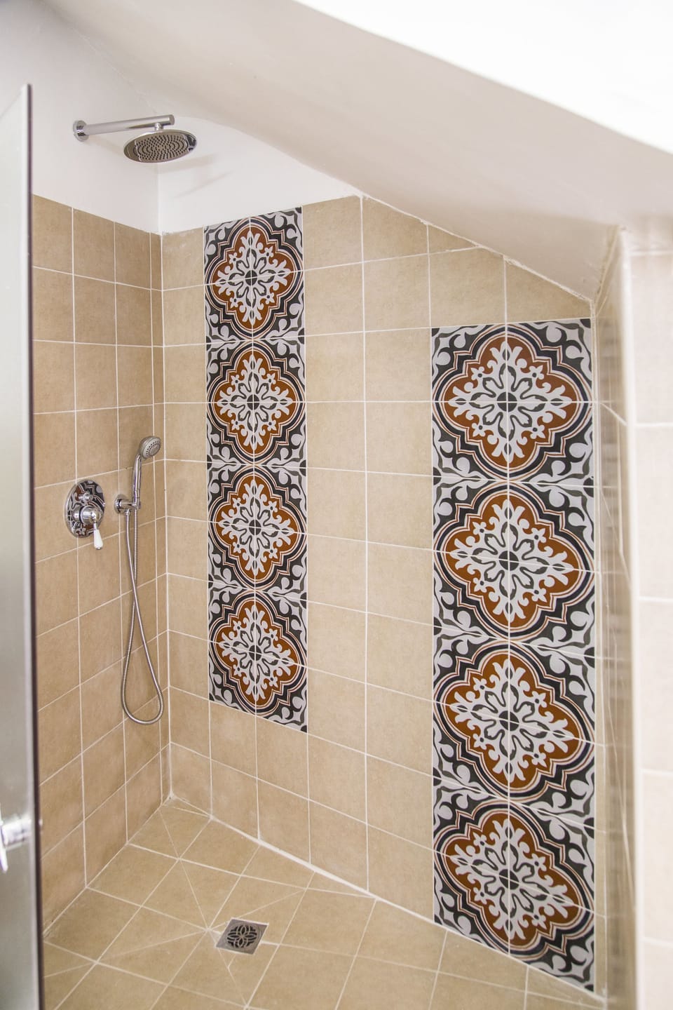Mary's suite | Bathroom shower