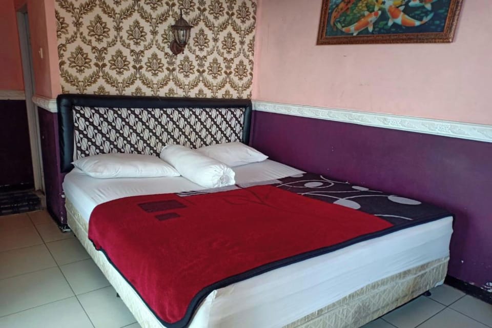 Standard Double Room | Desk, free WiFi, bed sheets