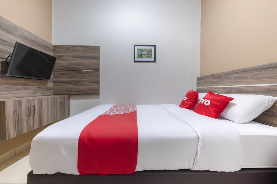 Standard Double Room | Laptop workspace, free WiFi, bed sheets
