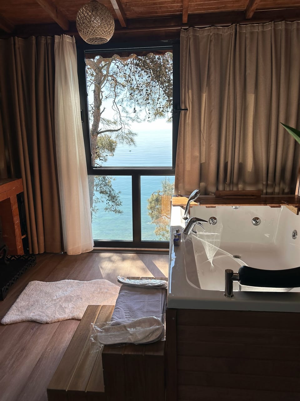 Deluxe Bungalow, Sea View | Bed sheets