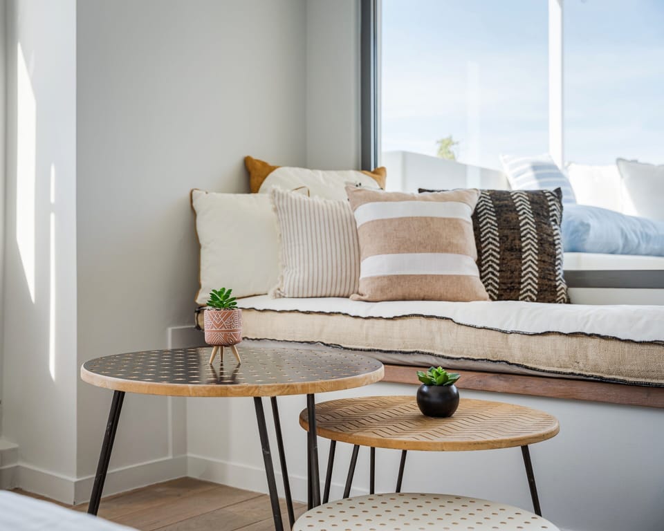 Comfort Apartment | Living area | Smart TV, fireplace, Netflix, streaming services