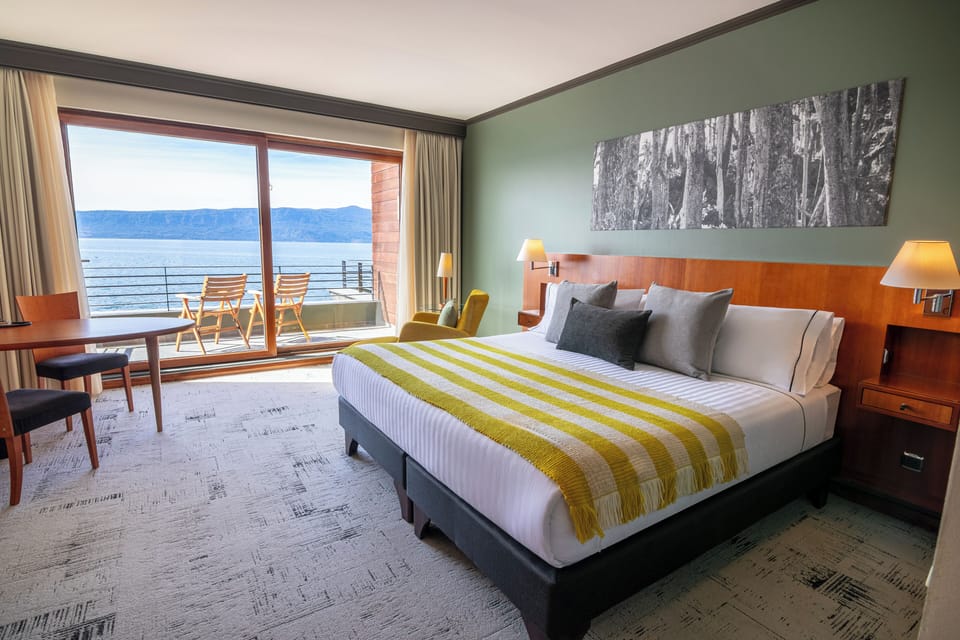 Deluxe Room | Premium bedding, minibar, desk, laptop workspace