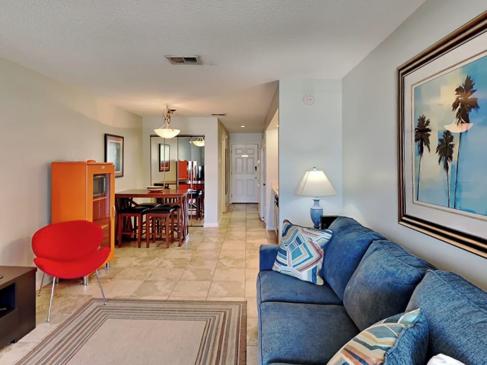 Condo, 1 Queen Bed with Sofa bed, Balcony (#2-204) | Living area | TV