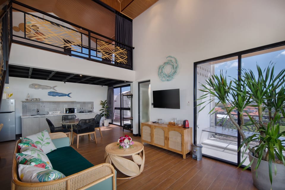 Studio, 2 Queen Beds, Non Smoking, Mountain View | Free minibar, in-room safe, desk, laptop workspace