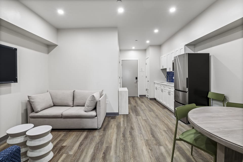 Standard Suite, 1 King Bed with Sofa bed, Non Smoking (Signature King Suite) | Living area | Smart TV