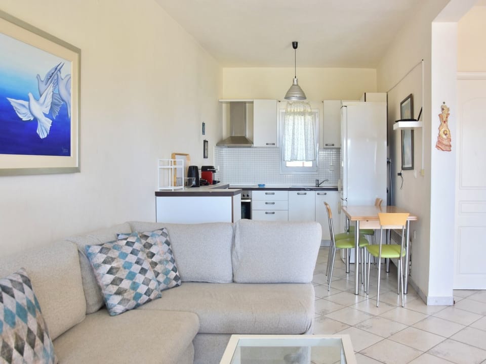 House, 4 Bedrooms, Balcony, Garden View | Living room