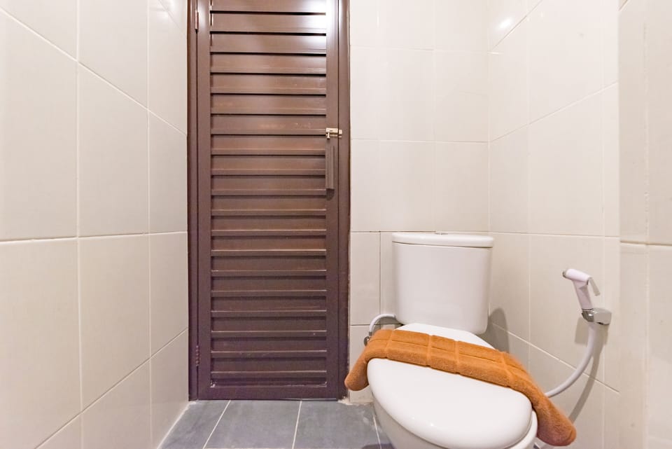 Deluxe Twin Room | Bathroom | Shower, towels