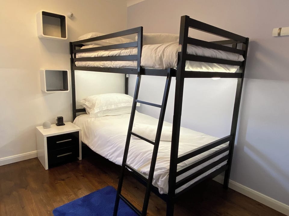 4 bedrooms, WiFi (free), individually decorated, individually furnished