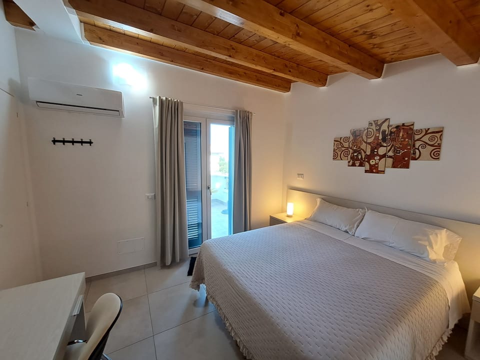 Room | 1 bedroom, desk, free WiFi