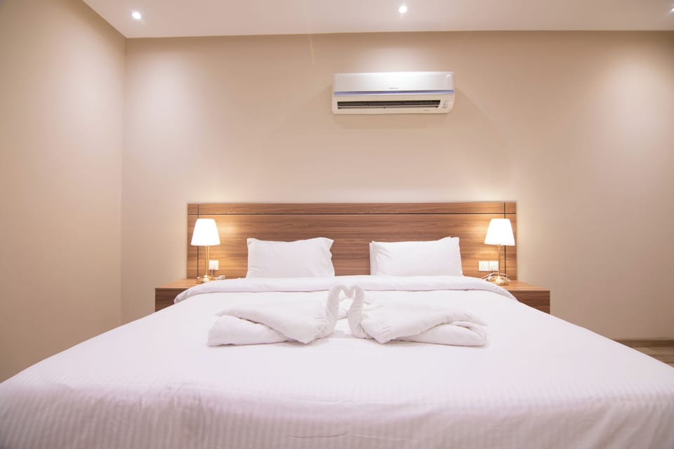Family Room | In-room safe, soundproofing, iron/ironing board, free WiFi